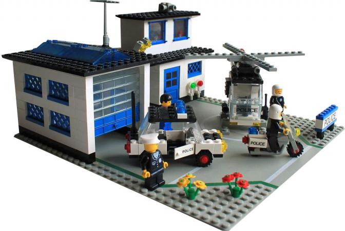 LEGO Town Police Station